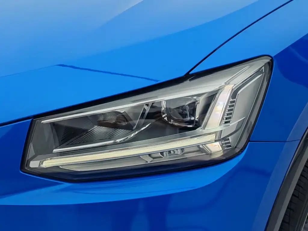 Audi Q2L E-Tron 2021