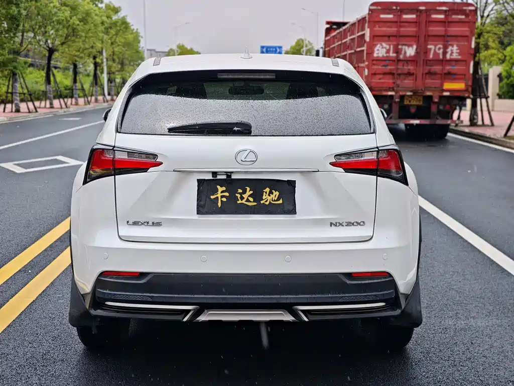 Lexus NX 2016 — фото 8