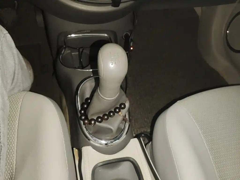 Nissan Sunny 2016 — фото 14