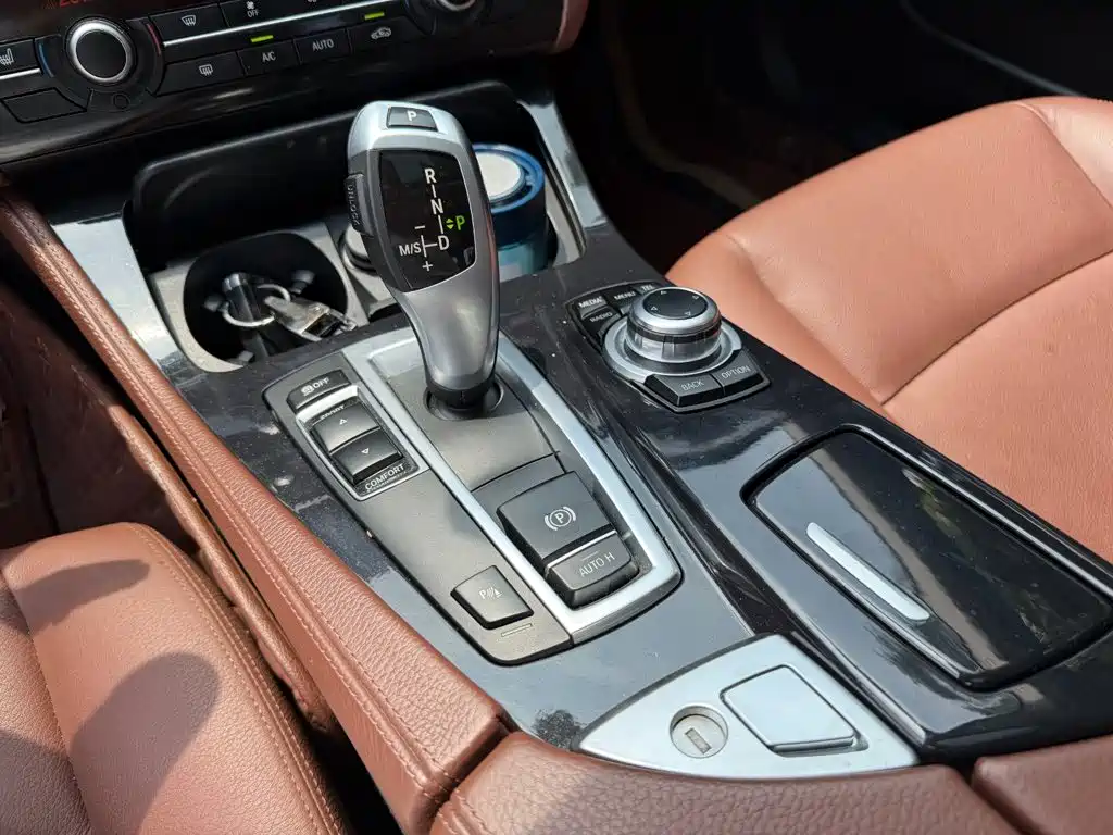 BMW 5 Series 2016 — фото 9