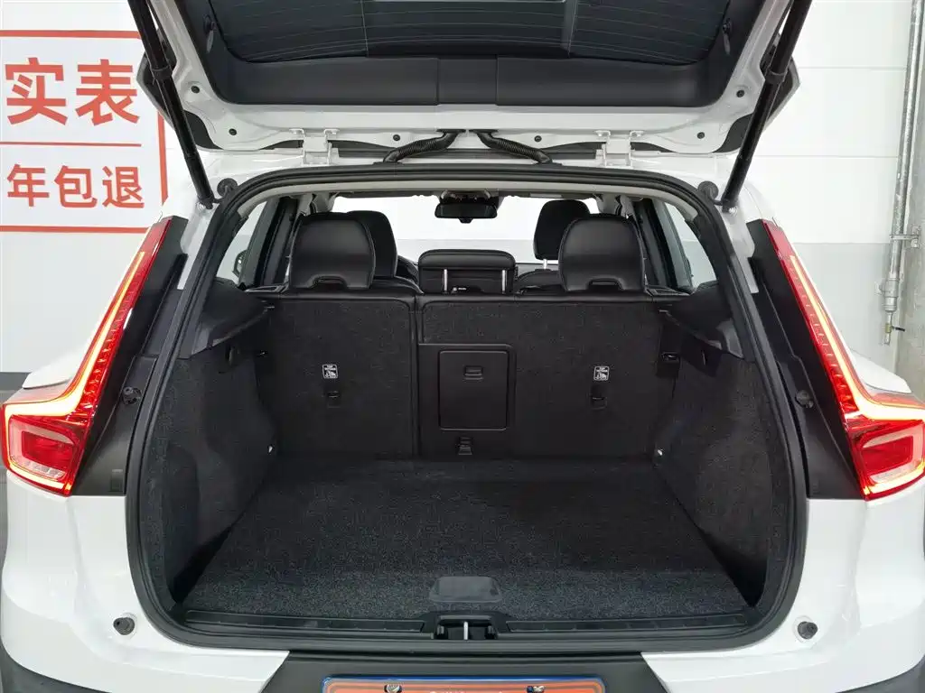 Volvo XC40 2019 — фото 16