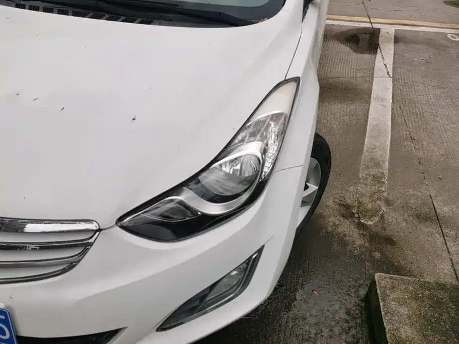 Hyundai Elantra 2012