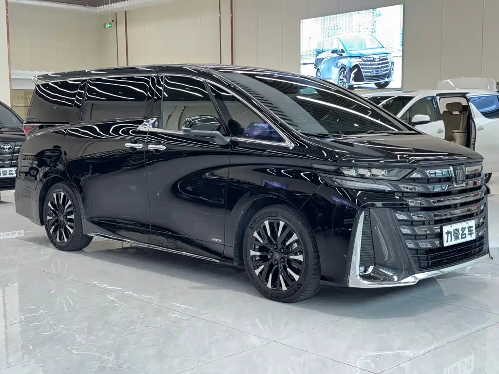Toyota Vellfire 2024 — фото 3