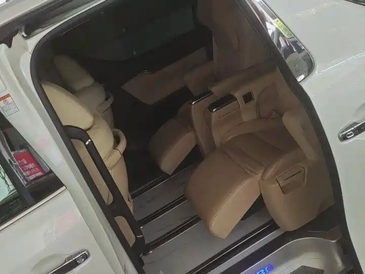 Toyota Alphard 2018 — фото 8