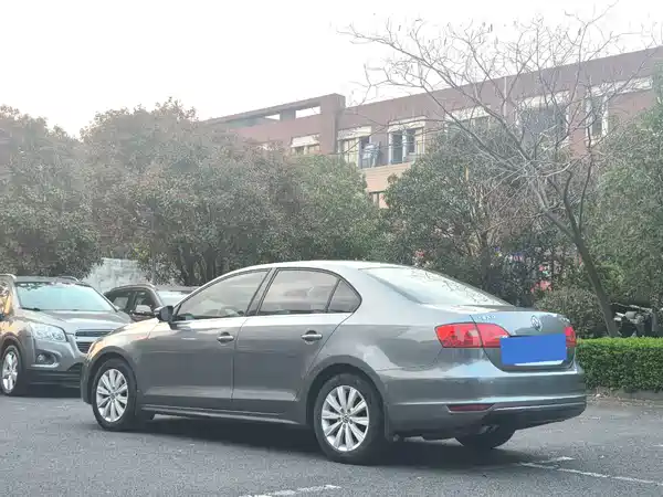 Volkswagen Sagitar 2014