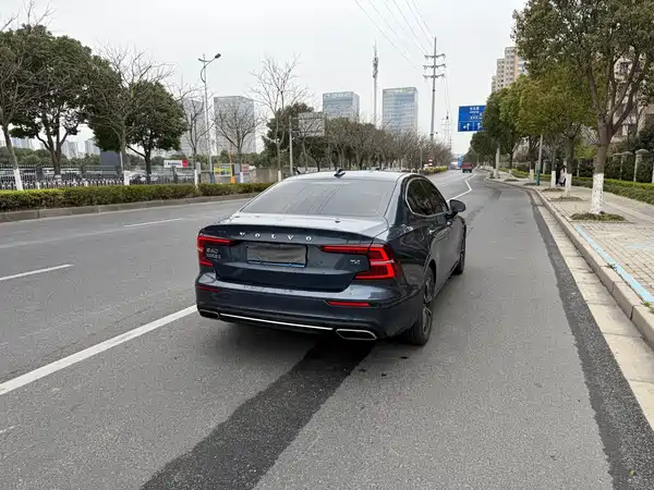 Volvo S60 2021