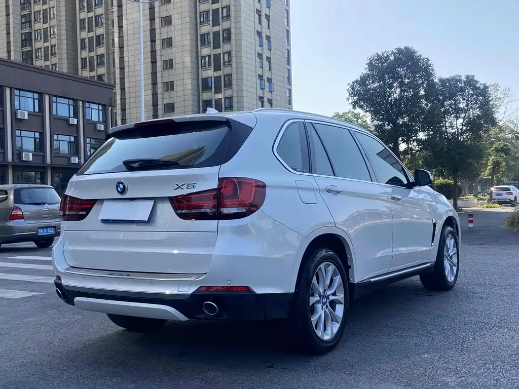 BMW X5 2018 — фото 9