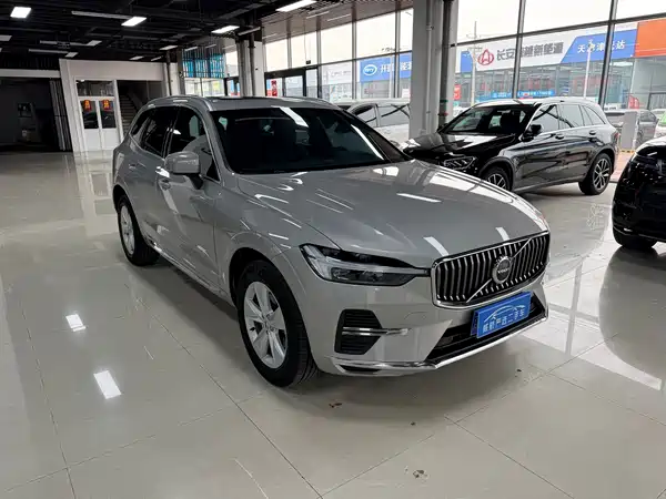 Volvo XC60 2022