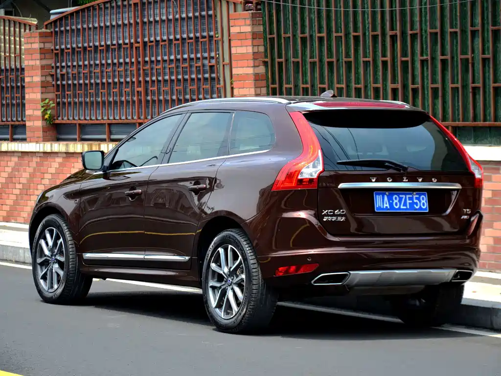 Volvo XC60 2015 — фото 4