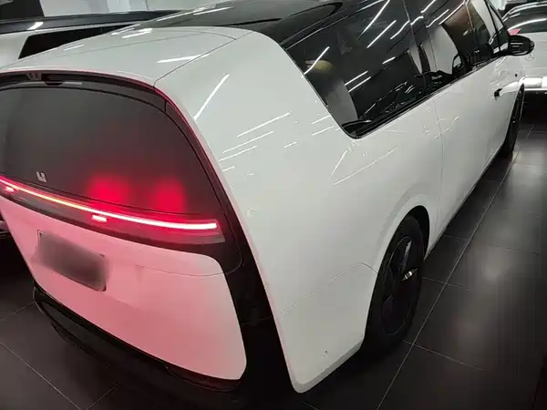 Li Auto MEGA 2024