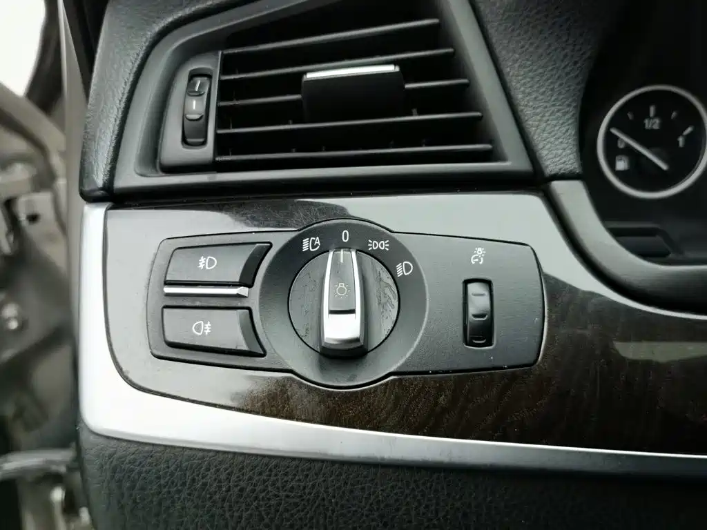 BMW 5 Series 2013 — фото 21