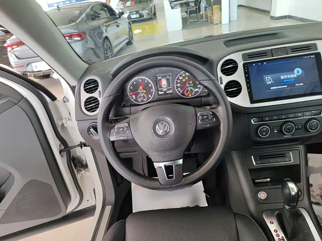 Volkswagen Tiguan 2016 — фото 11