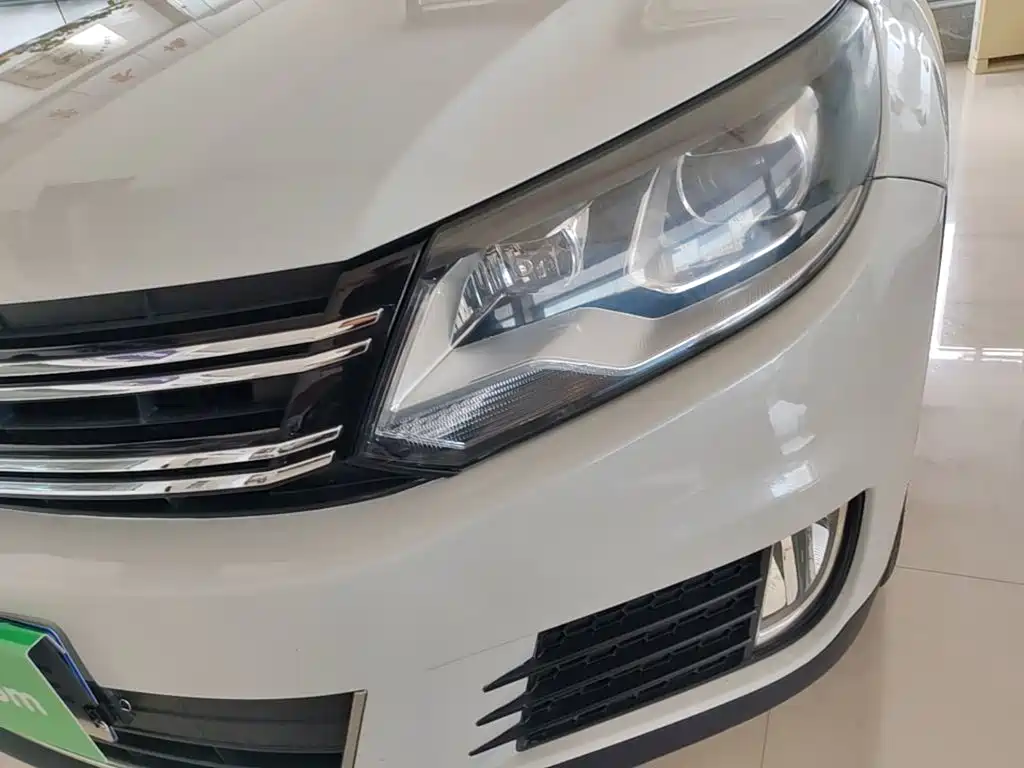 Volkswagen Tiguan 2016 — фото 24