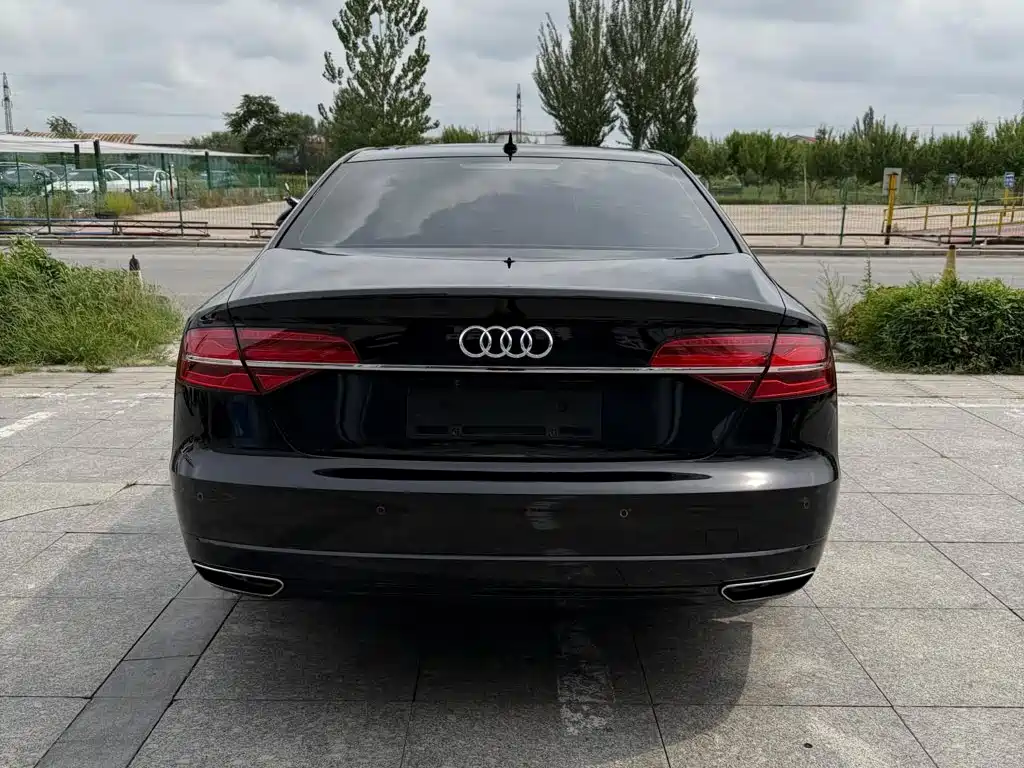 Audi A8 2018 — фото 3