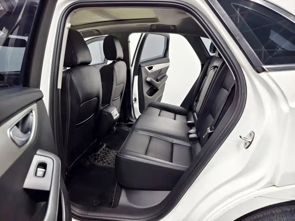 Zotye SR7 2017 — фото 13