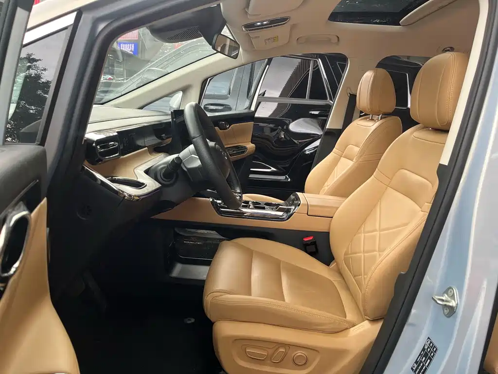 GAC Trumpchi E8 PHEV 2024 — фото 8