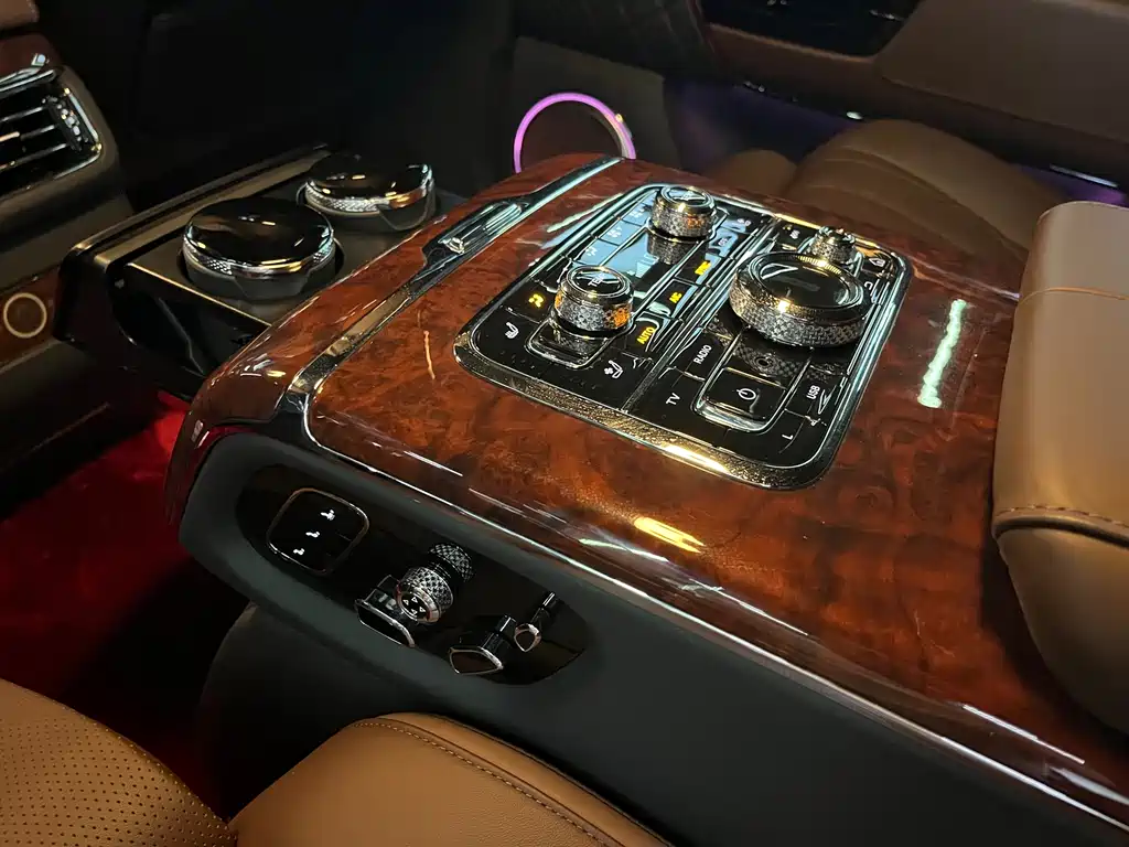 Hongqi Golden Sunflower Guoyao 2022 — фото 14