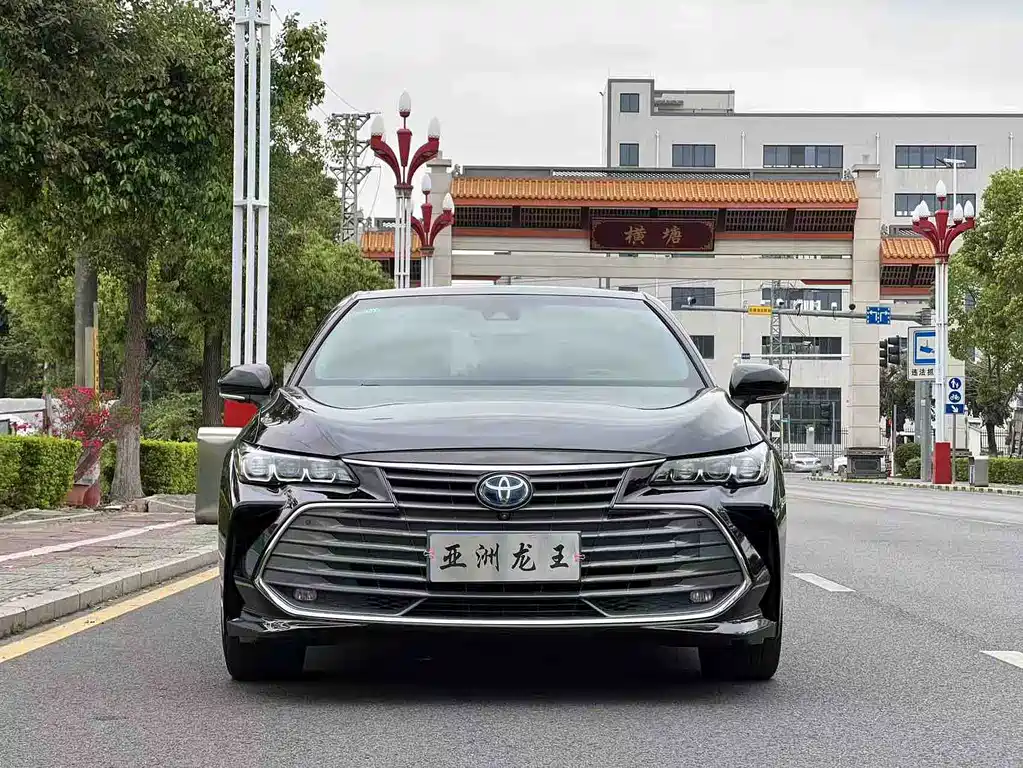Toyota Avalon 2019 — фото 2