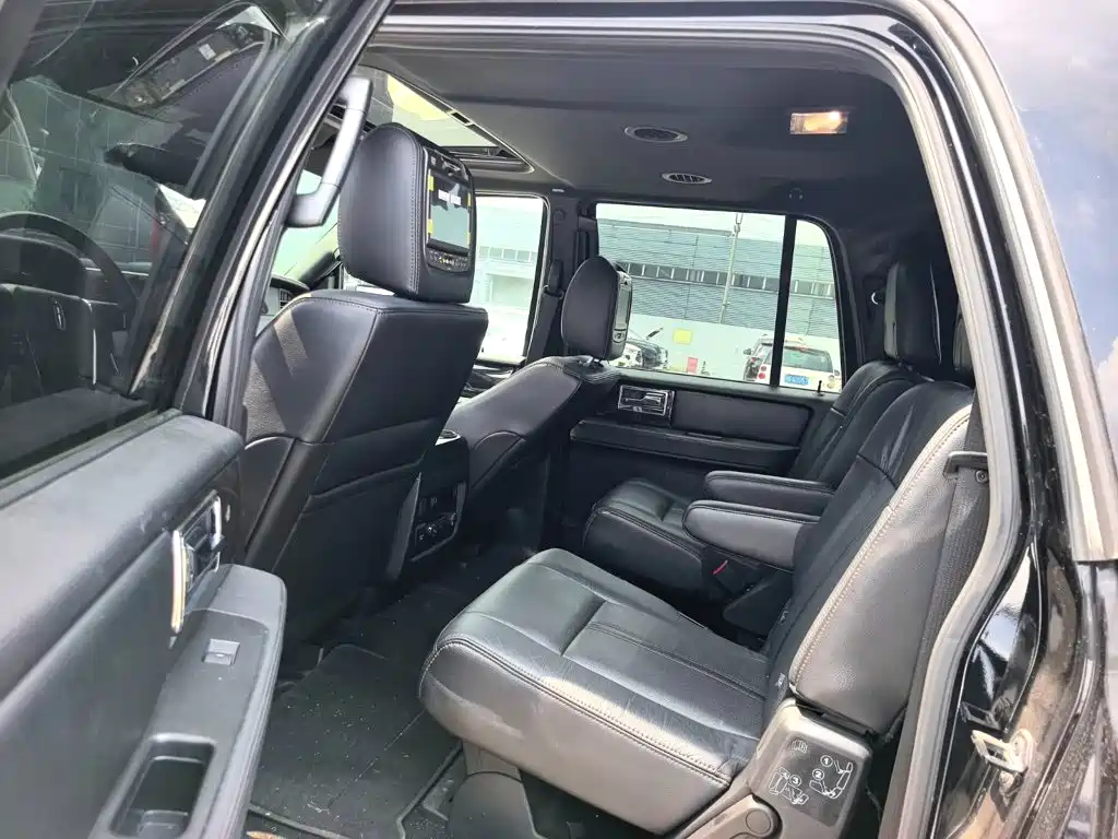 Lincoln Navigator 2017 — фото 10