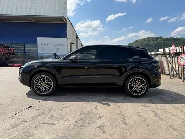 Porsche Cayenne 2023