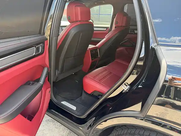 Porsche Cayenne 2023