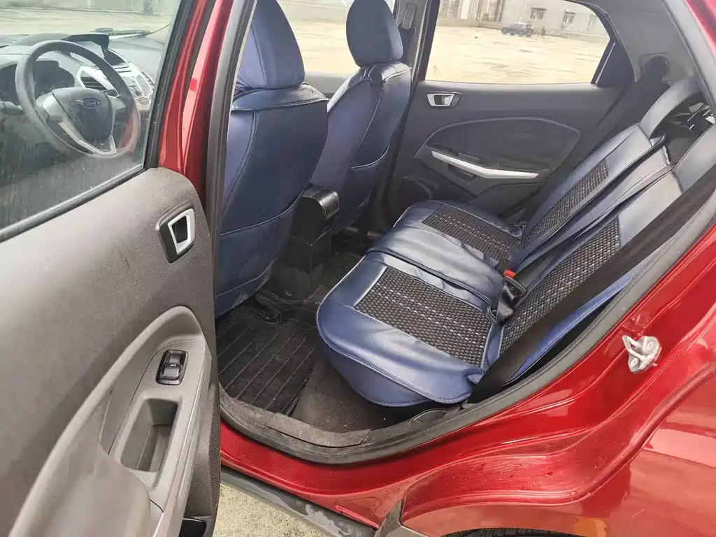 Ford Ecosport 2016 — фото 12