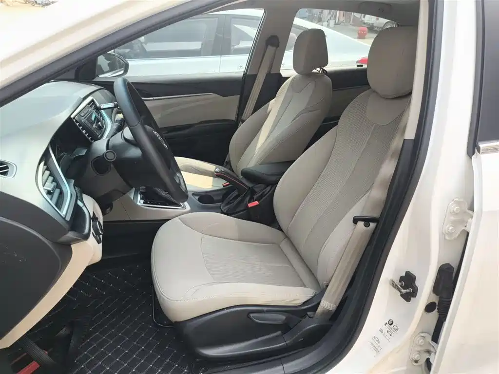 Buick Excelle 2015 — фото 11
