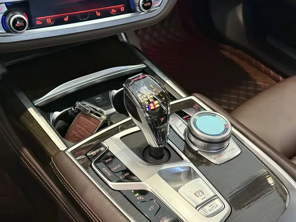 BMW 7 Series 2019 — фото 9