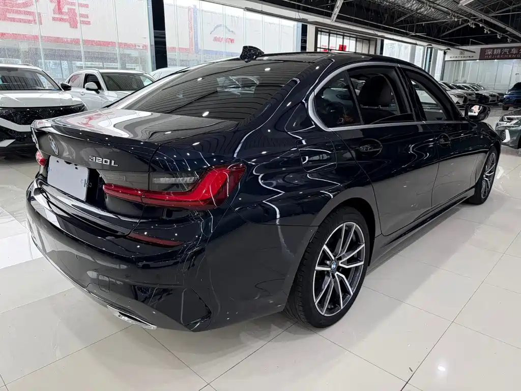 BMW 3 Series 2022 — фото 15