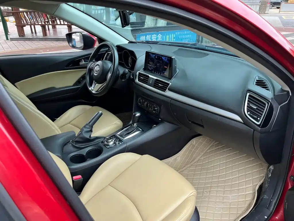 Mazda 3 Axela 2014
