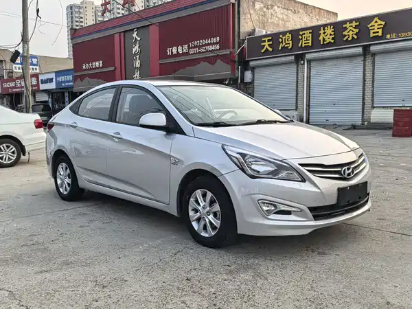 Hyundai Accent 2015