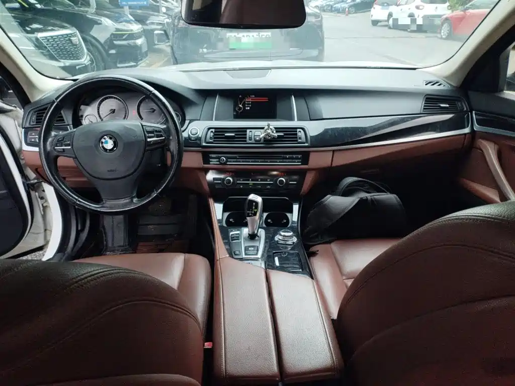 BMW 5 Series 2016 — фото 6