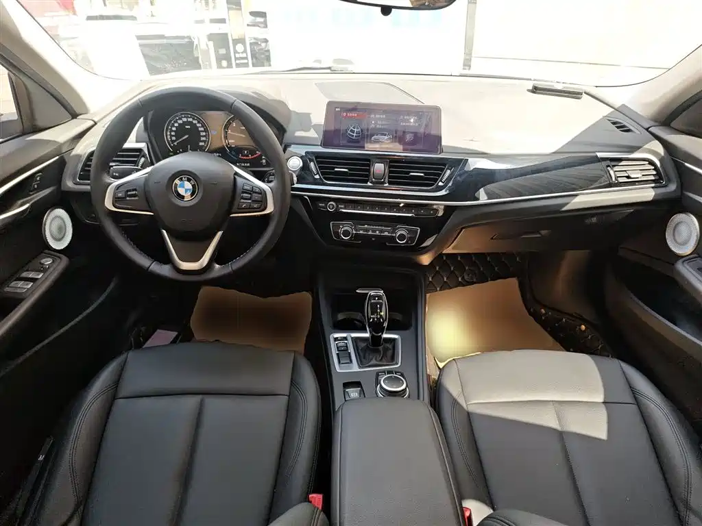 BMW 1 Series 2021 — фото 10