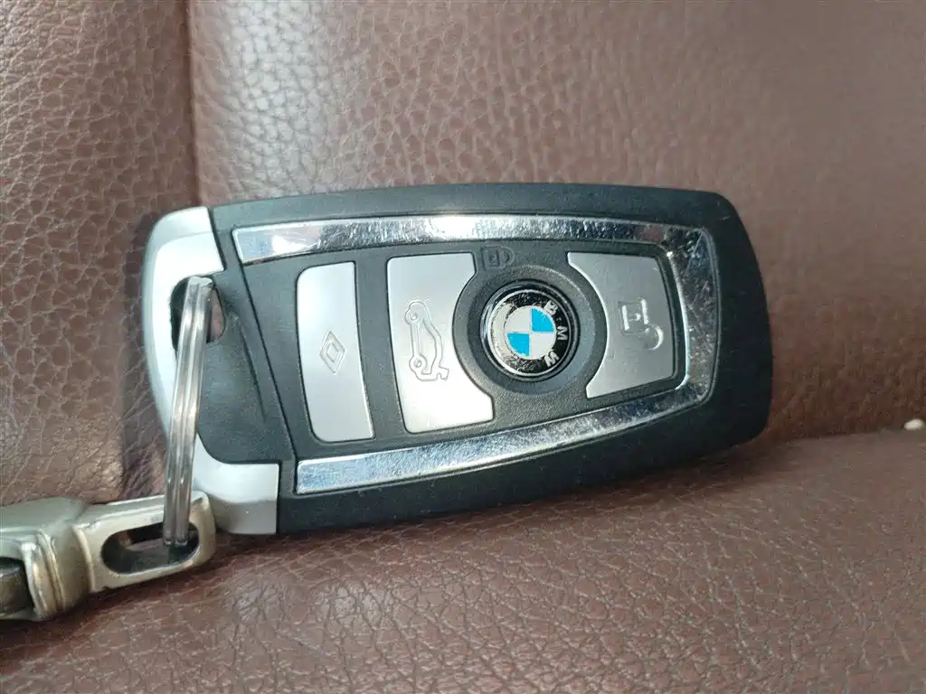 BMW 5 Series 2016 — фото 17