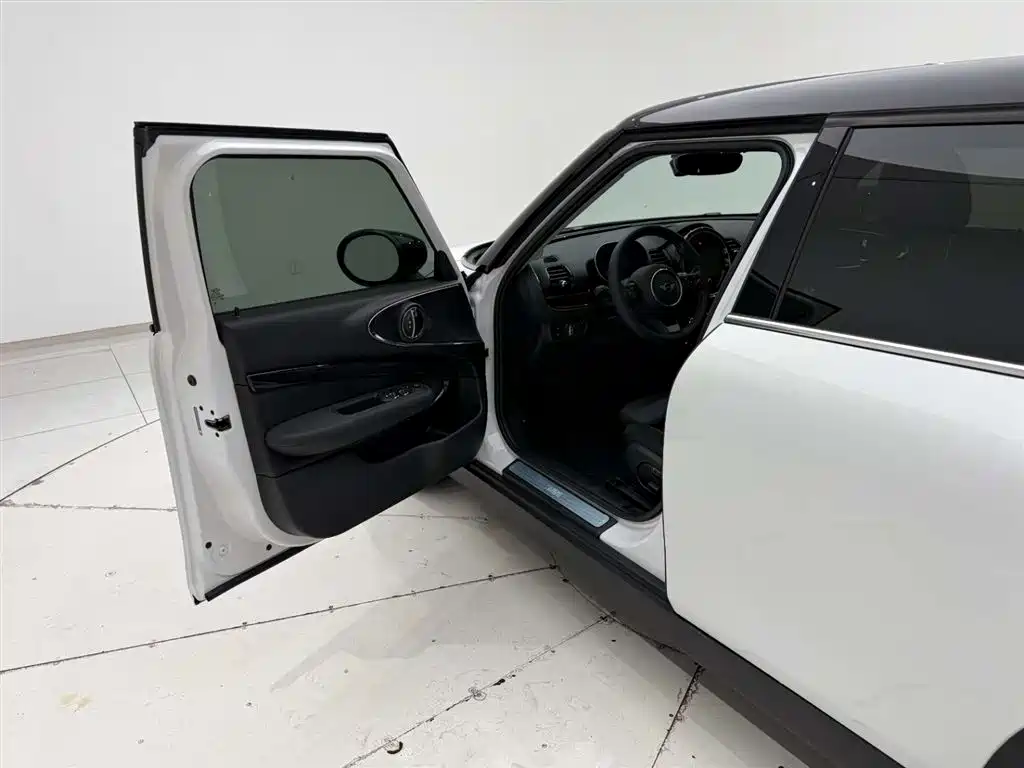 MINI Clubman 2023 — фото 13