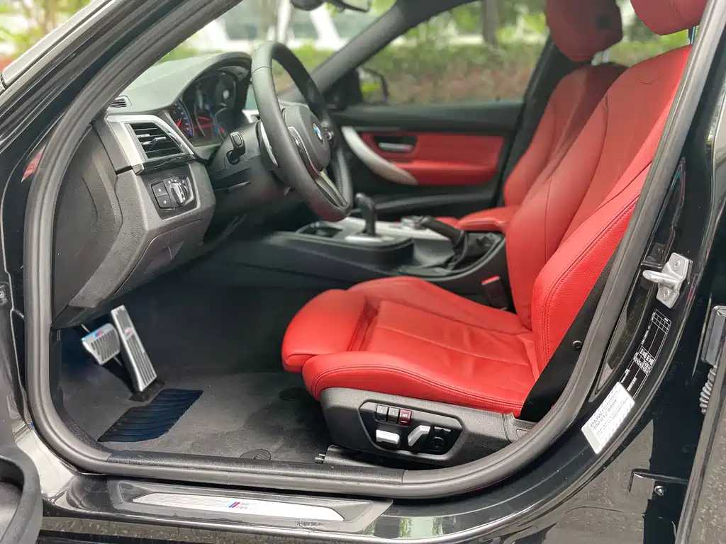 BMW 3 Series 2017 — фото 10