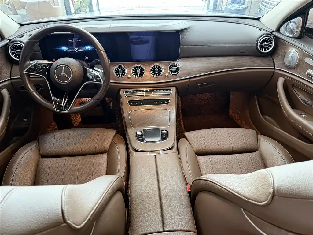 Mercedes-Benz E-Class 2022 — фото 7
