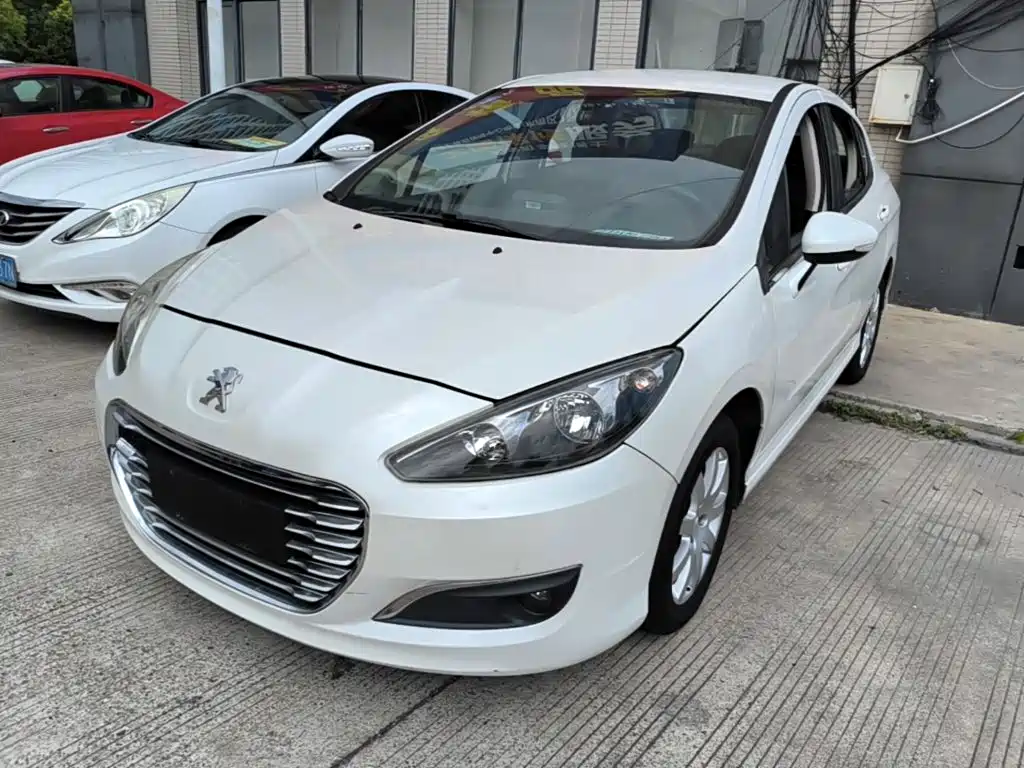Peugeot 308 2016 — фото 1