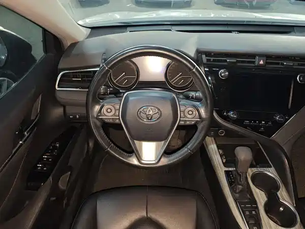 Toyota Camry 2019