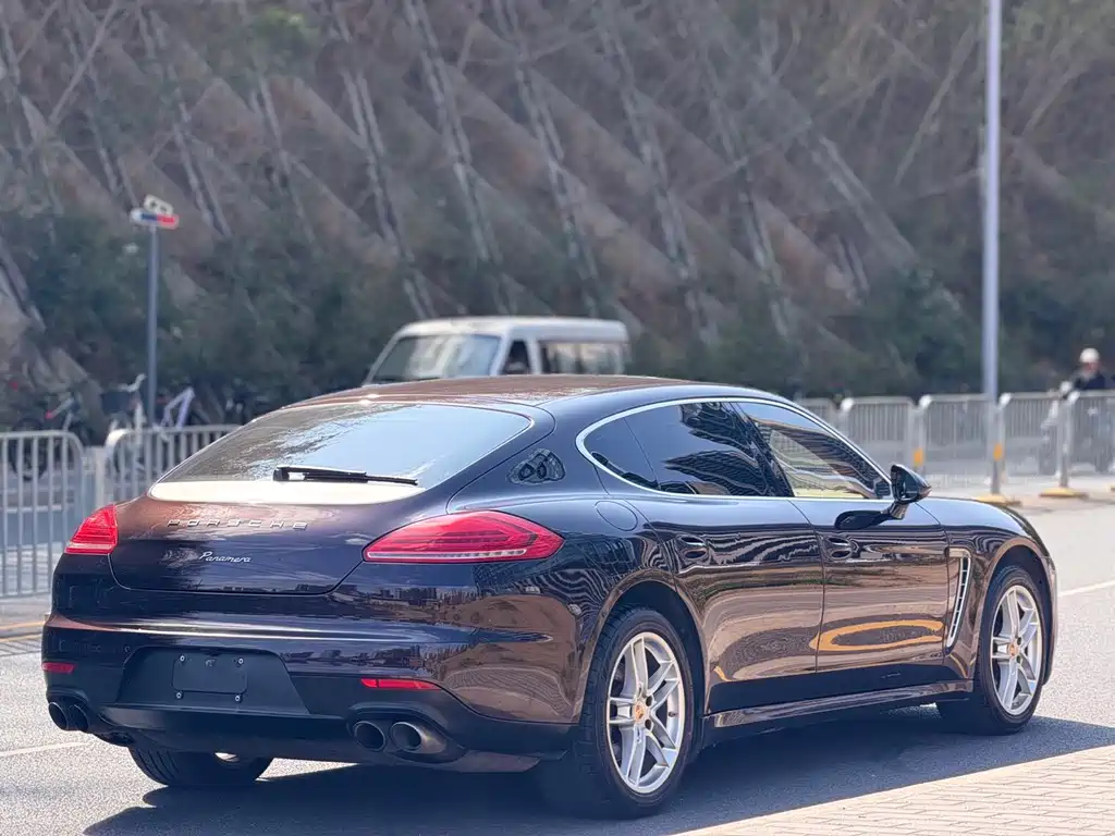 Porsche Panamera 2016 — фото 12