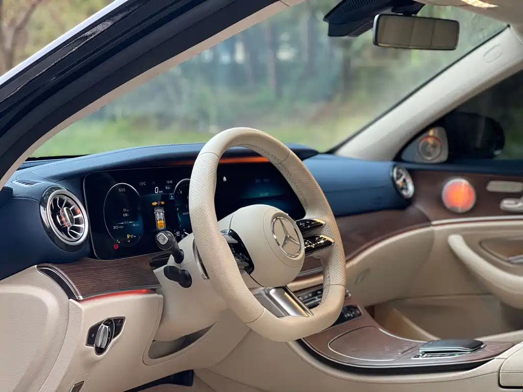 Mercedes-Benz E-Class 2023 — фото 11