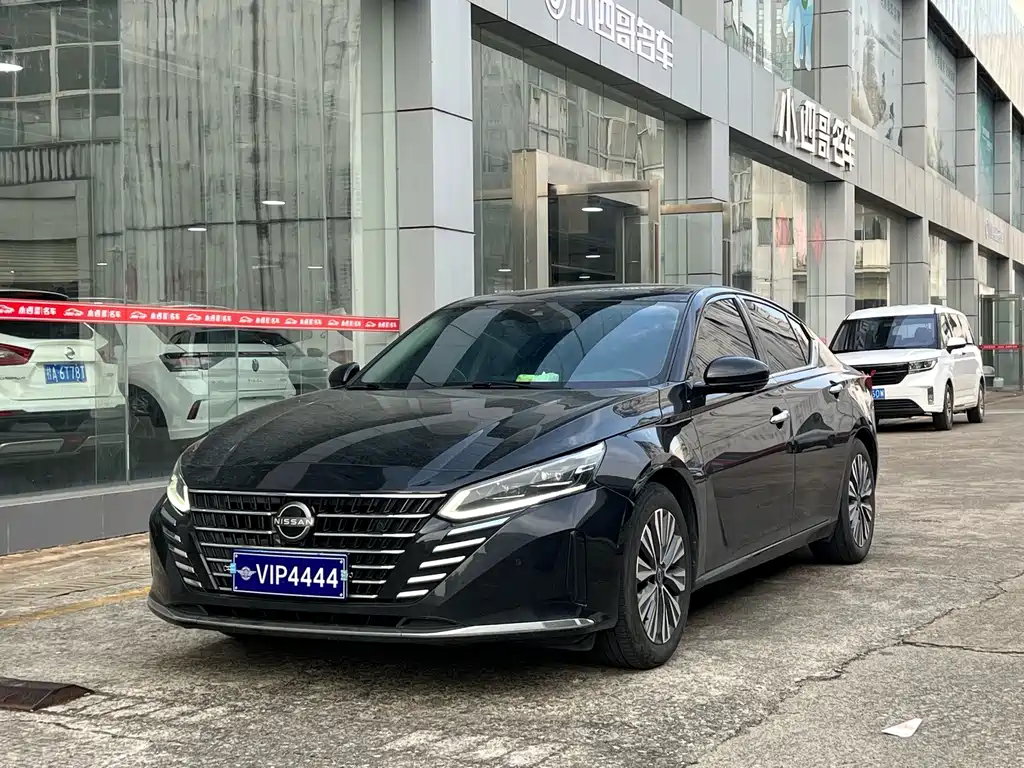 Nissan Teana 2023 — фото 1