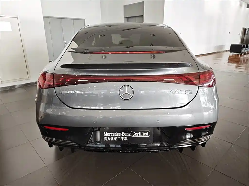 Mercedes-Benz EQE AMG 2024 — фото 4