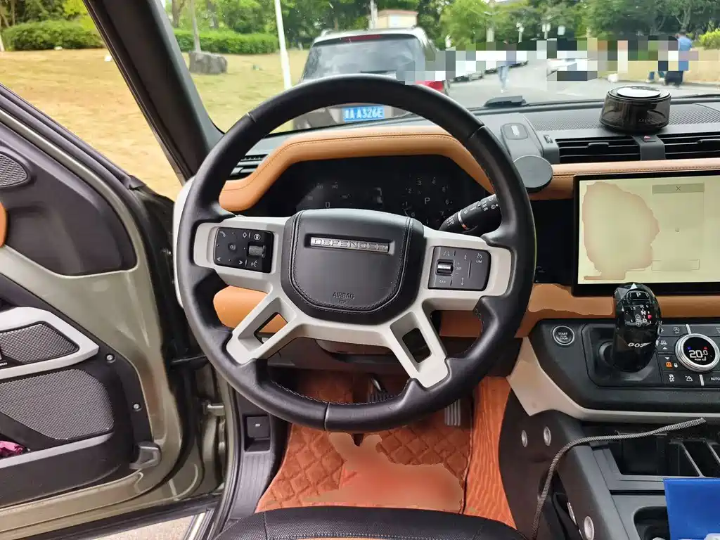 Land Rover Defender 2024 — фото 16
