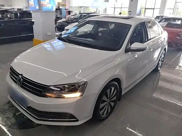 Volkswagen Sagitar 2018