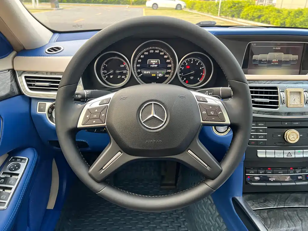 Mercedes-Benz E-Class 2016 — фото 17