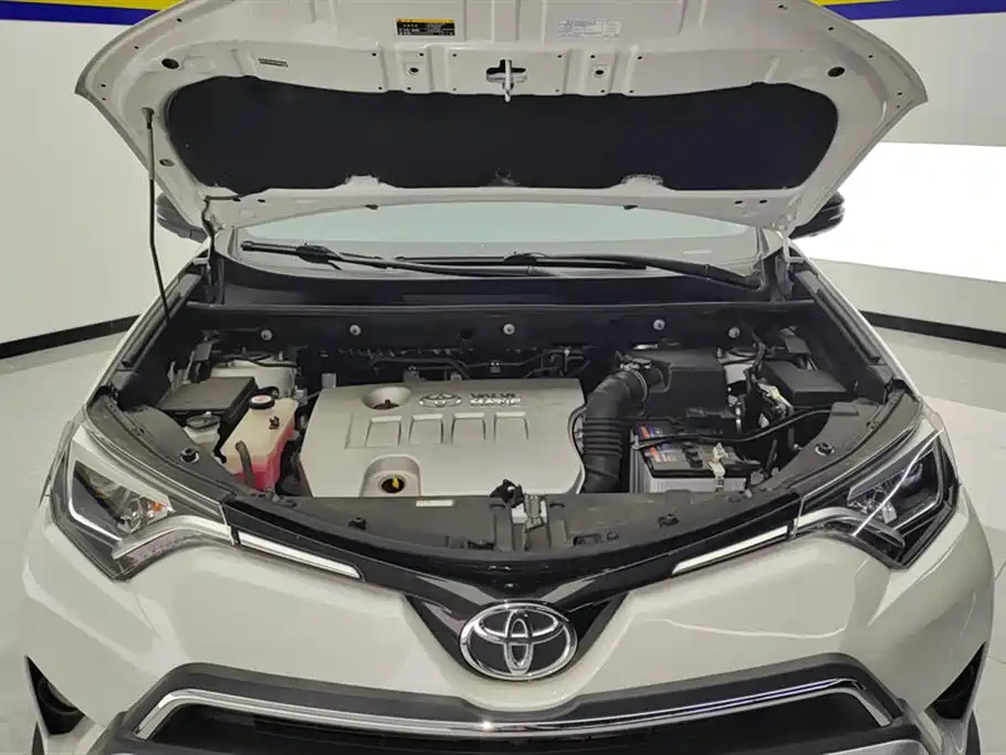 Toyota RAV4 2019 — фото 10