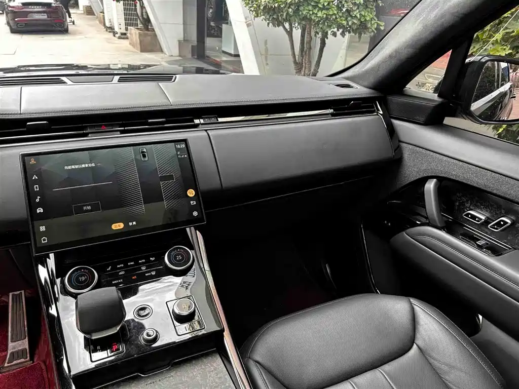 Land Rover Sport 2022 — фото 7