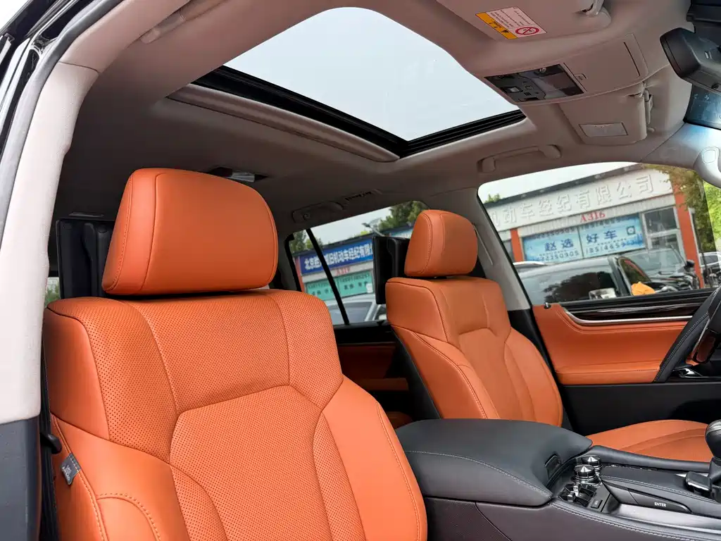 Lexus LX 2019 — фото 11