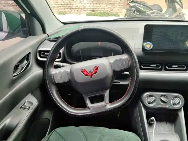 Wuling Hongguang New Energy 2025